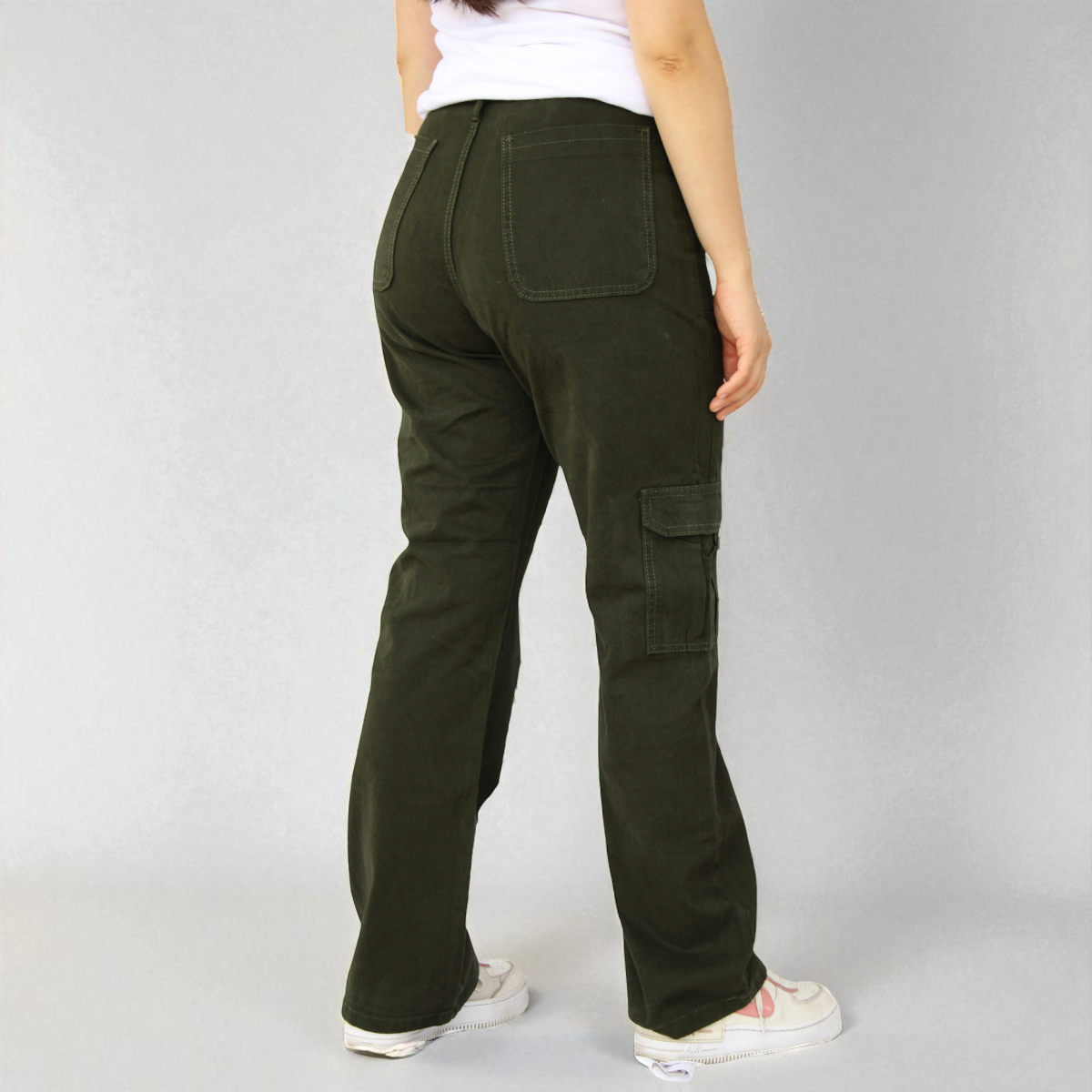 Pantalón Recto Cargo de Gabardina Rígida Dama John Silver