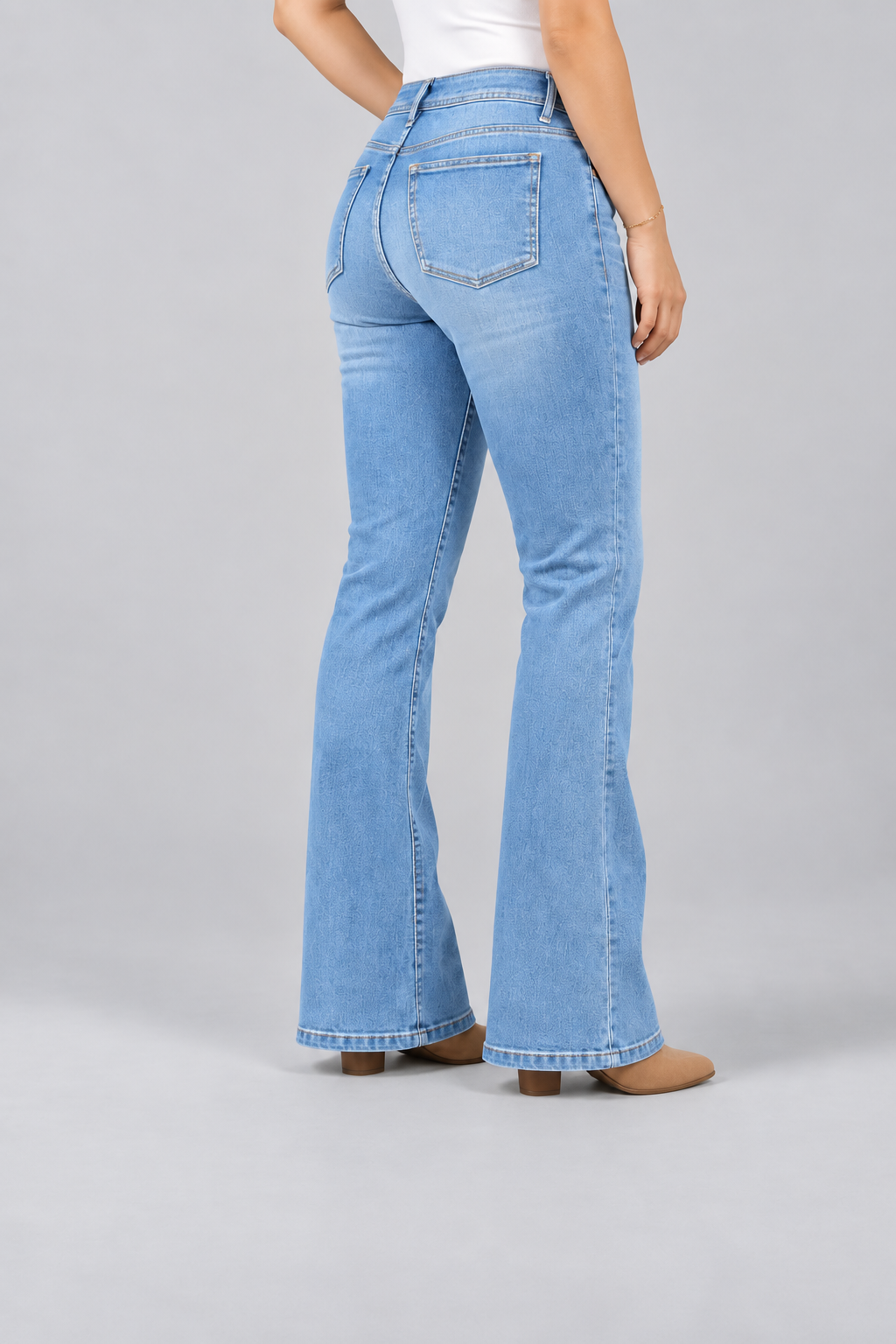 Pantalón Acampanado de Mezclilla Stretch Dama John Silver