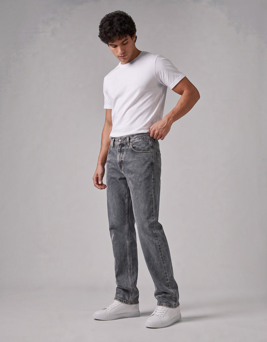 Pantalón Recto de Mezclilla Rígida John Silver Gris Froster Medio - vista tres cuartos